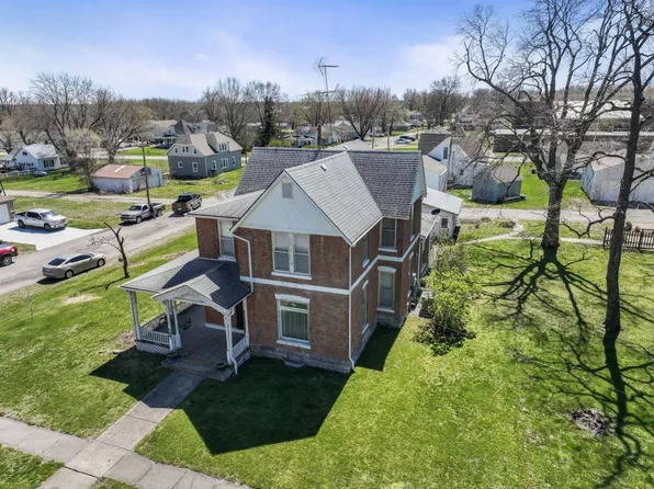 Stately brick home for sale in Hamilton Missouri Stately brick home for sale in Hamilton Missouri