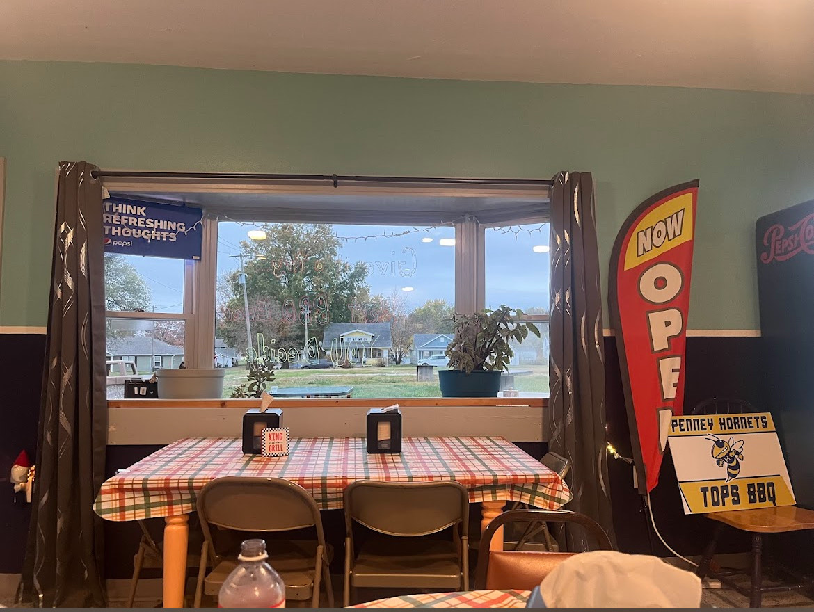 inside TOPS BBQ in Hamilton MO inside TOPS BBQ in Hamilton MO