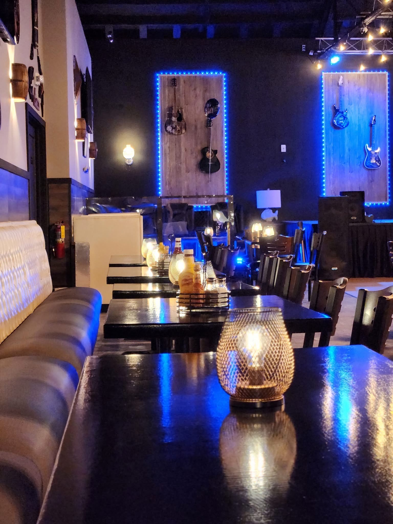 inside Jiggs and Gigs Tavern in Hamilton Missouri