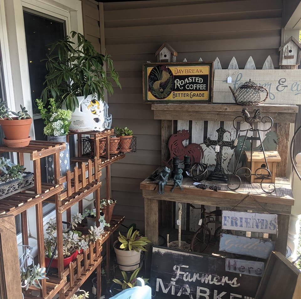 outdoor decor at Susie's She Shed in Hamilton Missouri outdoor decor at Susie's She Shed in Hamilton Missouri