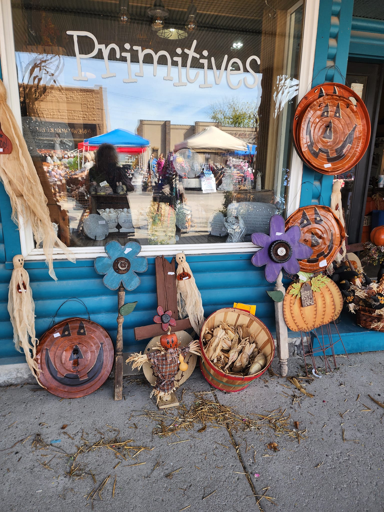 Twigs Rust and Dust shop in Hamilton Missouri Twigs Rust and Dust shop in Hamilton Missouri