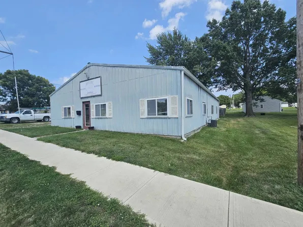 Studio on main street in Hamilton Missouri for sale Studio on main street in Hamilton Missouri for sale