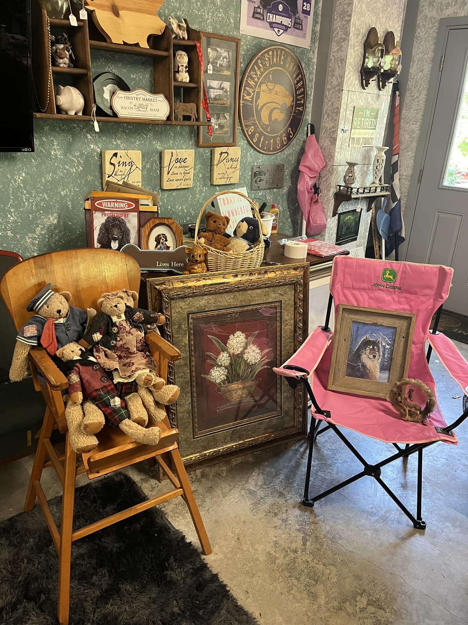 display at Susie's She Shed in Hamilton Missouri display at Susie's She Shed in Hamilton Missouri