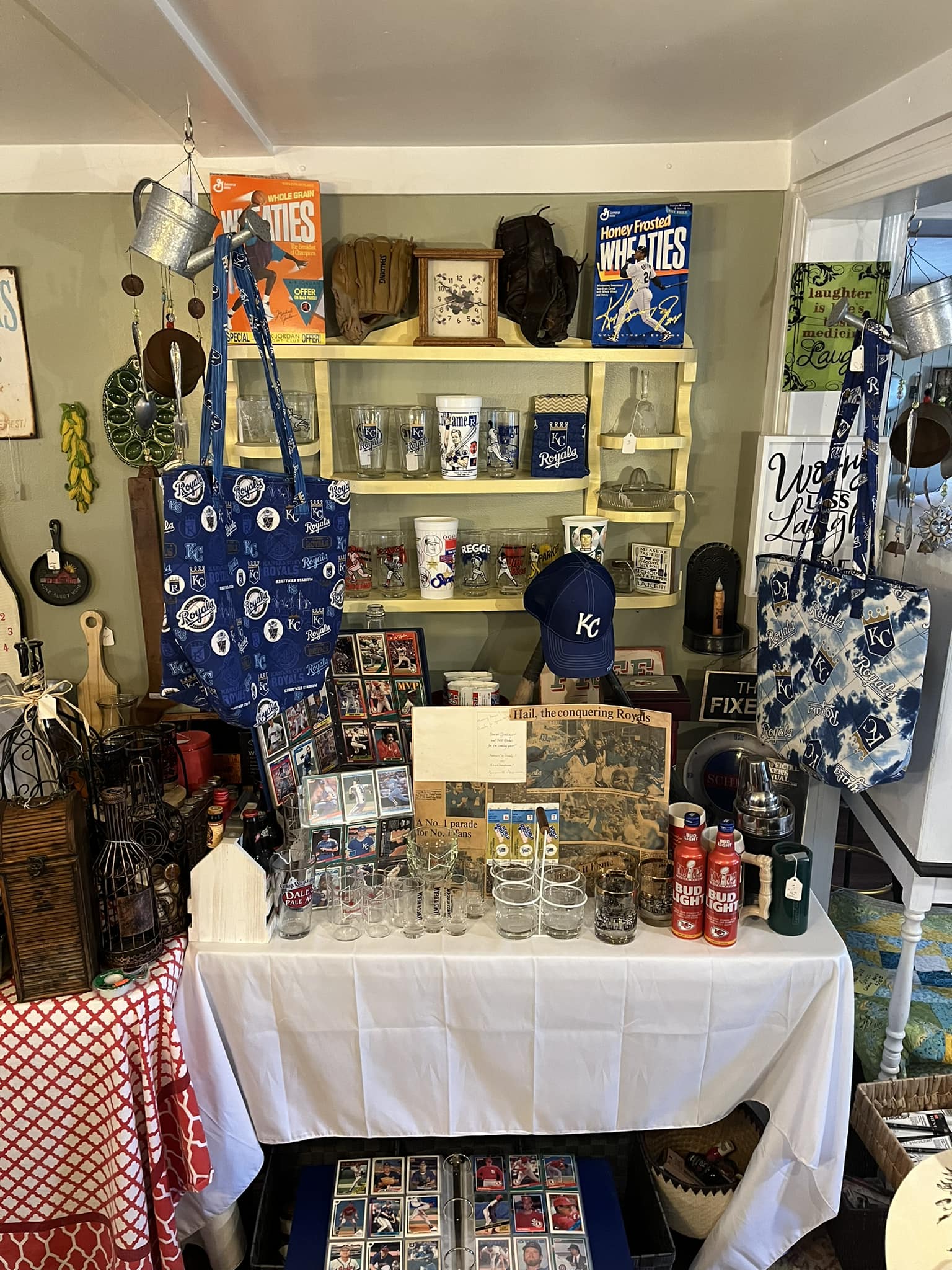 Vintage shopping at Susie's She Shed in Hamilton Missouri Vintage shopping at Susie's She Shed in Hamilton Missouri